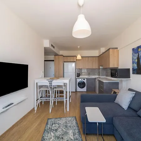 Pleasant Flat With Shared Pool In Kepez