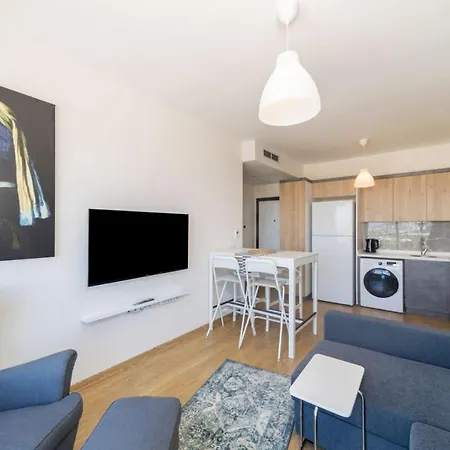Pleasant Flat With Shared Pool In Kepez