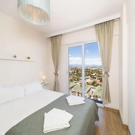 Pleasant Flat With Shared Pool In Kepez
